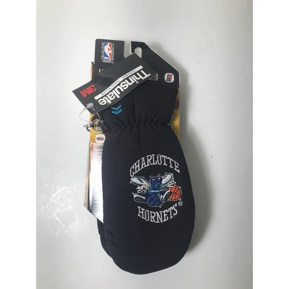 Charlotte Hornets Isotoner 3M Gloves Black / Gray Youth Size L/XL NEW